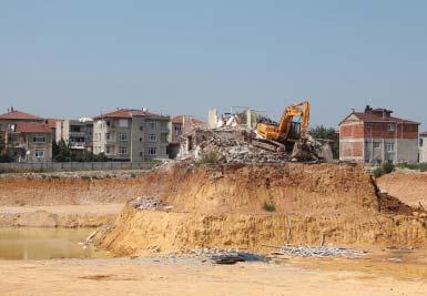 mekte ancak yargı süreçleri dönüşüm projelerinin lehine işletilmektedir. d. Acele kamulaştırma yolu ile hukuk, mülkiyet hakkı, barınma hakkı ihlal edilmekte, ülkemiz yeni bir insan hakları sorunuyla karşı karşıya bırakılmaktadır.