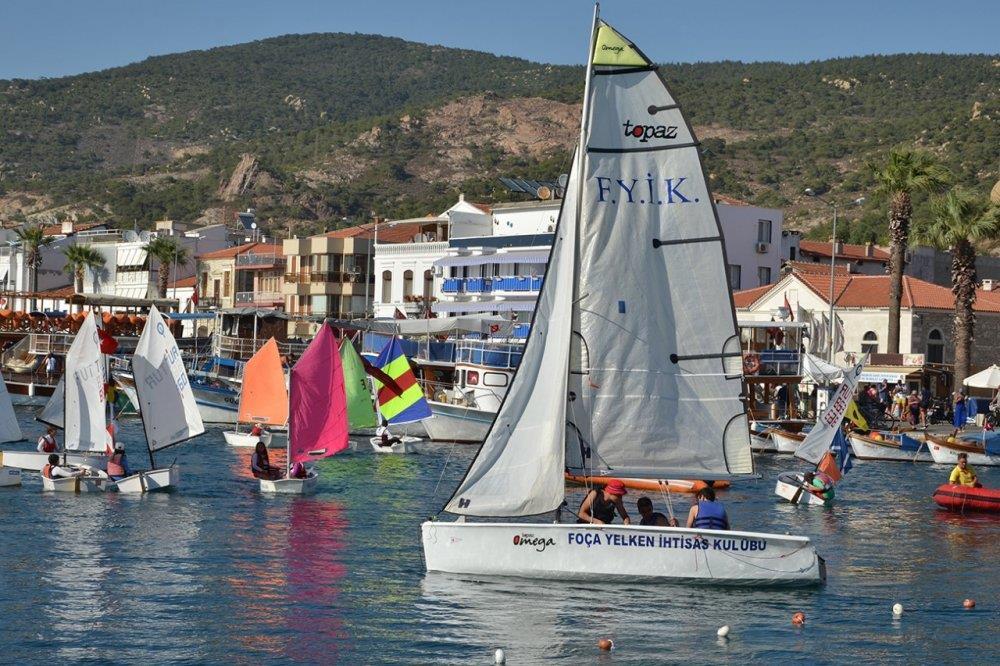 YELKEN VE WINDSURF SPORU Yelken Federasyonuna akredite olmuş ve federasyon tarafından belirlenen