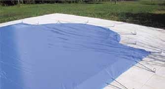 Calculate 80 cm per side in addition to the size of the pool. For finished covers less than 25,00 m 2 is applied 10% surcharge.