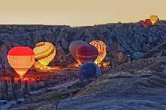 Balon turuna katılmayı planlayan misafirlerimiz, balon firmaları ile sahaya gidecekler.