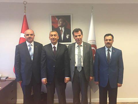 Rifat Hisarcıklıoğlu nun yanı sıra kurul ve komisyon üyeleri ile birlikte Yahyalı Ticaret Odamız Yönetim