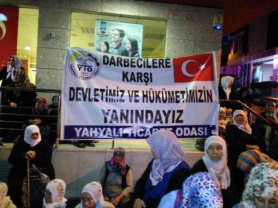 BUGÜN AKŞAM BÜTÜN TACİR, ESNAF VE SANAYİCİLERİMİZİ BAYRAKLARI İLE