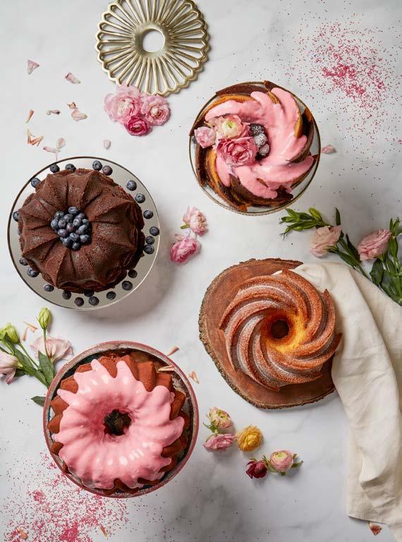 Karaca Kek Kalıplarıyla Mutfağınız Çiçek Açsın Önce rengine, sonra şekline hayran bırakan Karaca kek kalıpları, leziz ve yaratıcı