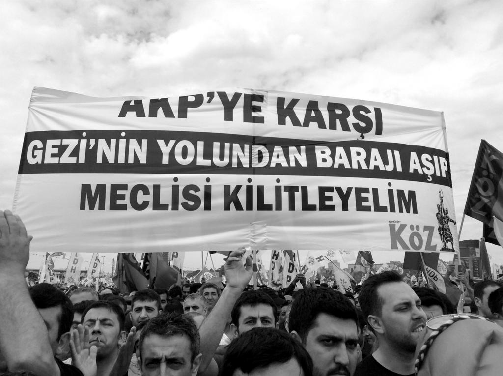 Kitlelerin tuzağa düşürülerek mağdur olan bir partiye değil 12 Eylül rejjiminin mirasyedisi olan AKP den kurtuluş mücadelesinin