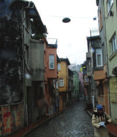 DÖNÜŞÜMDEN CANI YANANLAR VAR İstanbul da dikkatlerin yöneldiği bir uygulama alanı da Fener-Balat. Burada yaşayan halk, Fatih te Katliam Var sloganıyla uzun süredir gündemde.