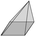 yaklaşık %18 inin ise koniyi ken onun açık haline odaklandıkları görülmüştür. Bu öğretmen adaylarının en çok üçgen ve daireden oluşan şekil ifadesine yer verdikleri belirlenmiştir.