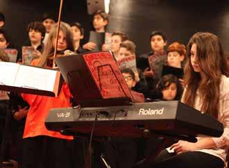 Atatürk ü anma etkinliklerinde ortaokul öğrencilerimiz solo performans