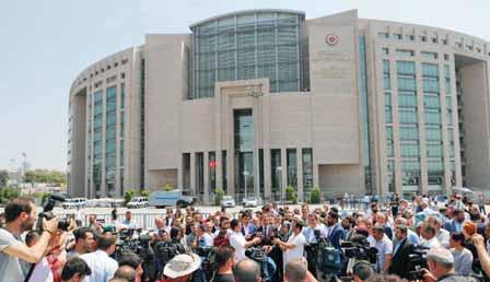 İstanbul Adalet Sarayı önünde yapılan basın açıklamasına, Yönetim Kurulu Üyelerimiz, İlçe ve Belediye Başkanlarımız, şehit ve gazi yakınları ile teşkilat mensuplarımız katıldı.