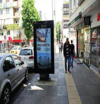 ÇIKIŞI TRAFİK IŞIKLARI YANI Tunalı Caddesi