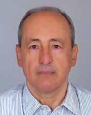 Alp Altay 1952 yılında, Eskişehir de doğdu. 1977 yılında, Ege Üniversitesinden mezun oldu. 1979 yılında, Ankara da askerliğini yaptı.
