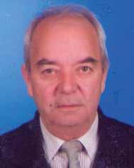 Bayram Yenier 1946 yılında Uşak- Banaz da doğdu. 1977 yılında İstanbul Devlet Kadıköy Mühendislik Mimarlık Akademisi İnşaat Mühendisliği Bölümünden mezun oldu.