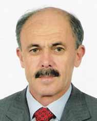 Salim Dönmez 1954 yılında Afyonkarahisar-Çay da doğdu. 1977 yılında Ankara Devlet Mühendislik Mimarlık Akademisi İnşaat Mühendisliği Bölümünden mezun oldu.