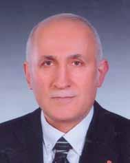 1983-1986 yılları arasında özel bir inşaat firmasında şantiye şefliği yaptı. 1987-1988 yılları arasında Anadolu Bankası İnşaat Bölümünde birim müdür yardımcılığı yaptı.