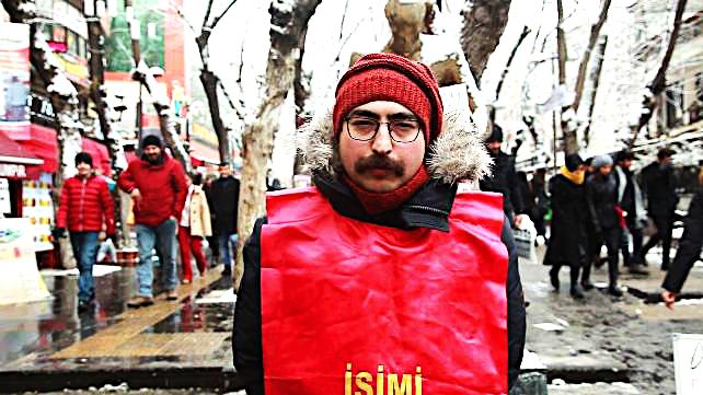 Örgüt propagandası ndan aldığı mahkumiyet istinaf mahkemesi tarafından da onanan Ayşe öğretmene cezaevi tebligatı geldi.