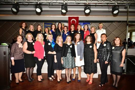 Kulüp Başkanlarımızın Eşleri, Kadın Başkanlarımız Rotary Ailemizi oluşturan bütün Dostlar önce Dostluğu sonra dönem projelerini paylaştılar.
