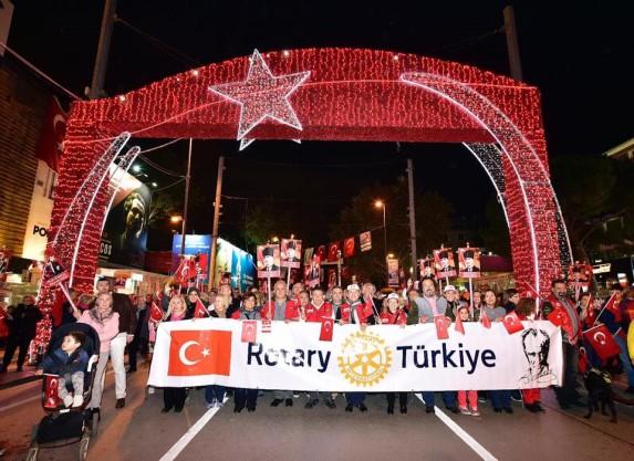 Yaşında Sevgili Rotary Ailemiz, HG Her Gün HG Hep Gururla Yaşadığımız ve yaşattığımız, En büyük Bayramımız olan; Cumhuriyet Bayramı'mız kutlu olsun. Türkiye Cumhuriyeti ilelebet payidar kalacaktır.