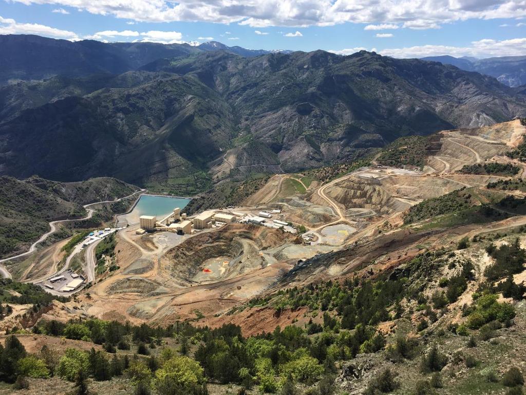 Mastra Mastra işletmesi, Türkiye nin kuzey doğusunda, Karadeniz in 80 km güneyinde yer almaktadır. Yeraltı ve açık ocak işletmesidir.