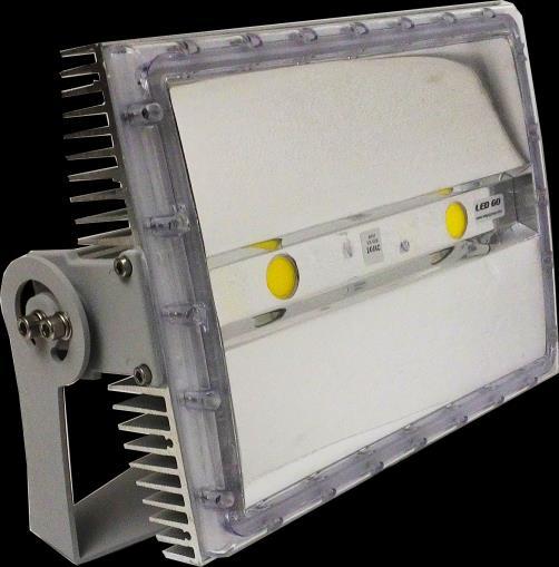 LED FLOOD LIGHT TAK ÇALIŞTIR SOKET SİSTEMİ Standart kauçuk yalıtımlı çıkış kablosu ile bağlantı kolaylığı sağlayan, çok kontaklı, vidasız, lehimsiz, bantsız soket Sistemi,pratik montaj imkanı sunar.