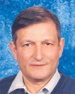 Evli ve bir çocuk babasıdır. Münevver Çelik 1991 yılında Orta Doğu Teknik Üniversitesi Gaziantep Mühendislik Fakültesi İnşaat Mühendisliği Bölümünden mezun oldu.