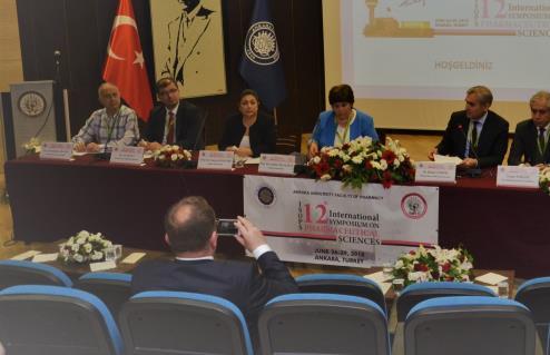 KONGRELER Ankara Üniversitesi Eczacılık Fakültesince 1989 yılından başlayarak ilk altısı 2 yılda