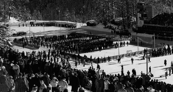1948-56 V-VII. Kış Olimpiyat Oyunları İSVİÇRE / SAINT MORITZ İTALYA / CORTINA D AMPEZZO Kayakçılarımız ilk 100 de... Kayakçılarımız yöneticileri Asım Kurt la birlikte (1948 St.