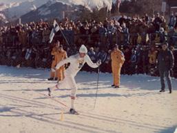 sahipliği yapmaya hazırlanan Avusturya Innsbrück kış sporları merkezi 1976 yılında da Alp
