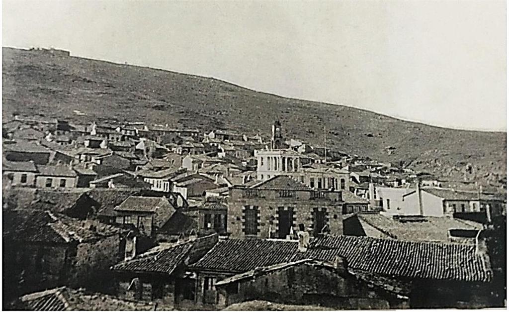 Kübra Ekiz Barış Şekil 15. 1915 yılına ait La Panorama de Tenedos isimli fotoğraf (Gürüney, 2009b).