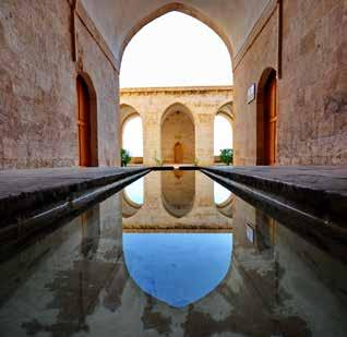 Mardin in Geçmişi >> Tarihte Mardin Fırat ve Dicle nehirleri arasındaki geniş topraklara sahip Mezopotamya Bölgesi binlerce yıl boyunca pek çok medeniyetin doğduğu, insanlık tarihinin çok önemli