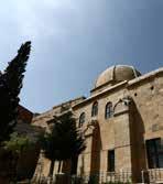 Orijinal yapıdan ayrı bir üslup gösterir. Birinci Cadde altı, Mardin Mardin Ulu Cami Kentin en önemli yapıtı olan Ulu Cami, Mardin in sembolü haline gelmiştir.