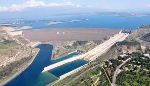 GAP Projesi içinde, Şanlıurfa ilinin Bozova ilçesine 24 km uzaklıkta Fırat Nehri üzerinde kurulan barajdır. 1983 yılında inşaatı başlamış olan baraj 1992 yılında işletmeye açıldı.