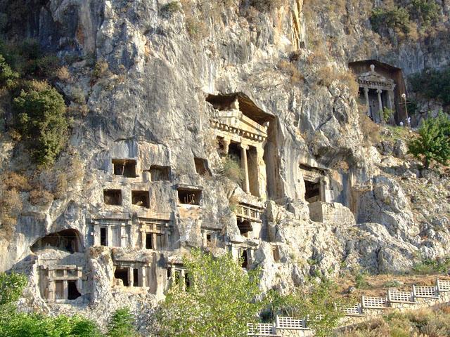 Nicholas Adası, Kayaköy, Tlos, Pınara, Cadianda, Sidyma tarihi ören yerleriyle çok önemli turistik merkezlerdendir (muglakulturturizm.gov.tr, 2017). Resim 2.3.