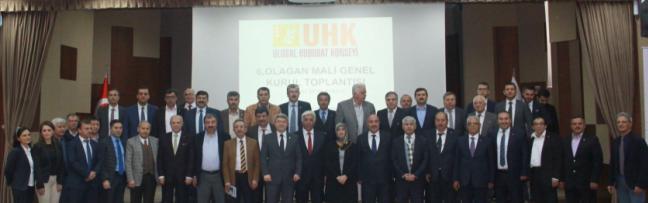 Başkanı Sabahat Güllüoğlu, UHK üyeleri ve Çanakkale Ticaret Borsası nı temsilen Yönetim Kurulu Başkan Yardımcısı Salamon Halyo ve Yönetim Kurulu Üyesi Necmi Yıldırım katılım sağladı.