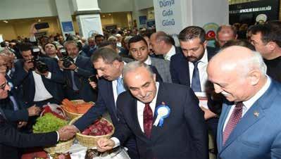 Etkinlikte bir konuşma yapan Gıda Tarım ve Hayvancılık Bakanı Ahmet Eşref Fakıbaba, israfın tüm dünya için önemli bir konu olduğunu ifade etti.