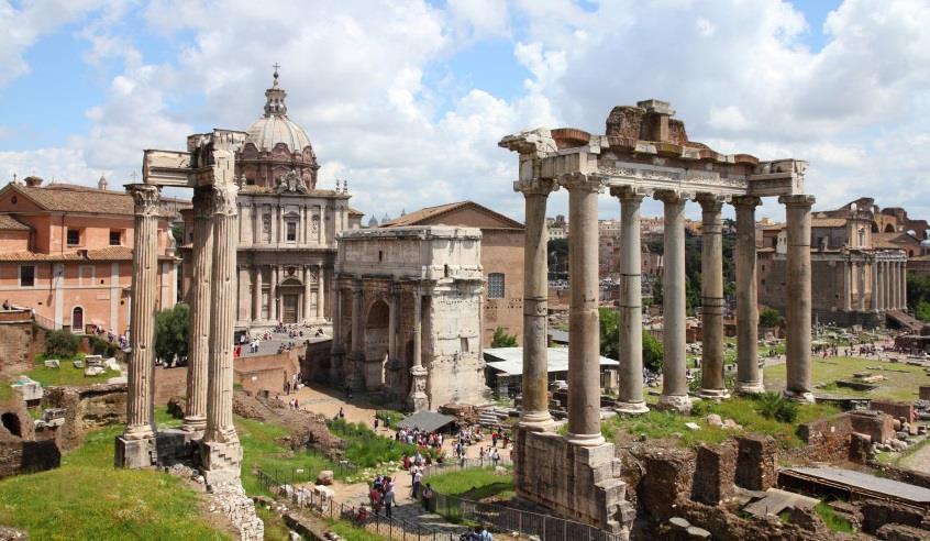 51 Kaynak: rome.net 30 Fotoğraf 3.3. Roma Forumu Gökgür e göre Orta Çağ Avrupa sında kamusal mekânlar ticaret ve eğlence gibi etkinliklerle sınırlı kalmıştır (Acaralp, 2009: 9).