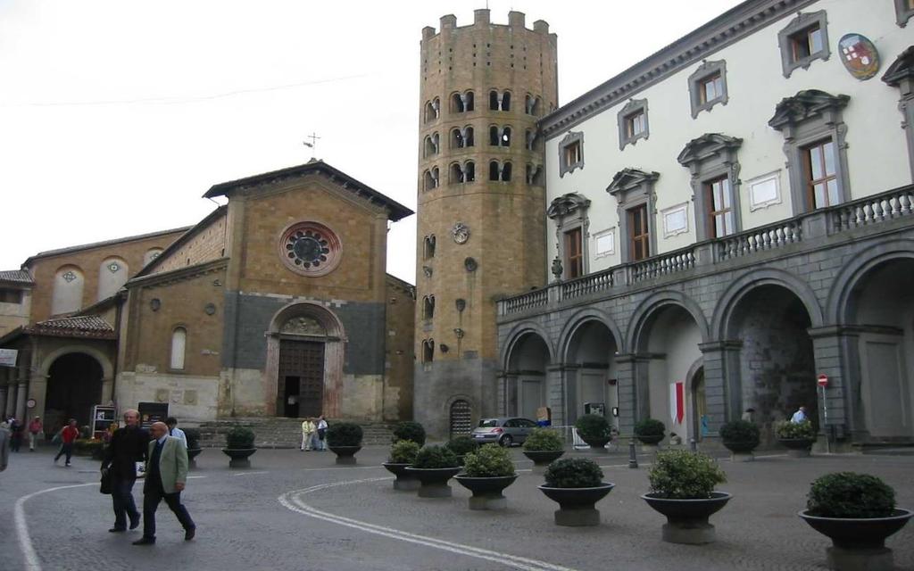 52 Fotoğraf 3.4. Orvieto Kent Meydanı, kilise-kule-belediye binası Kaynak: wikipedia.org 31 18.