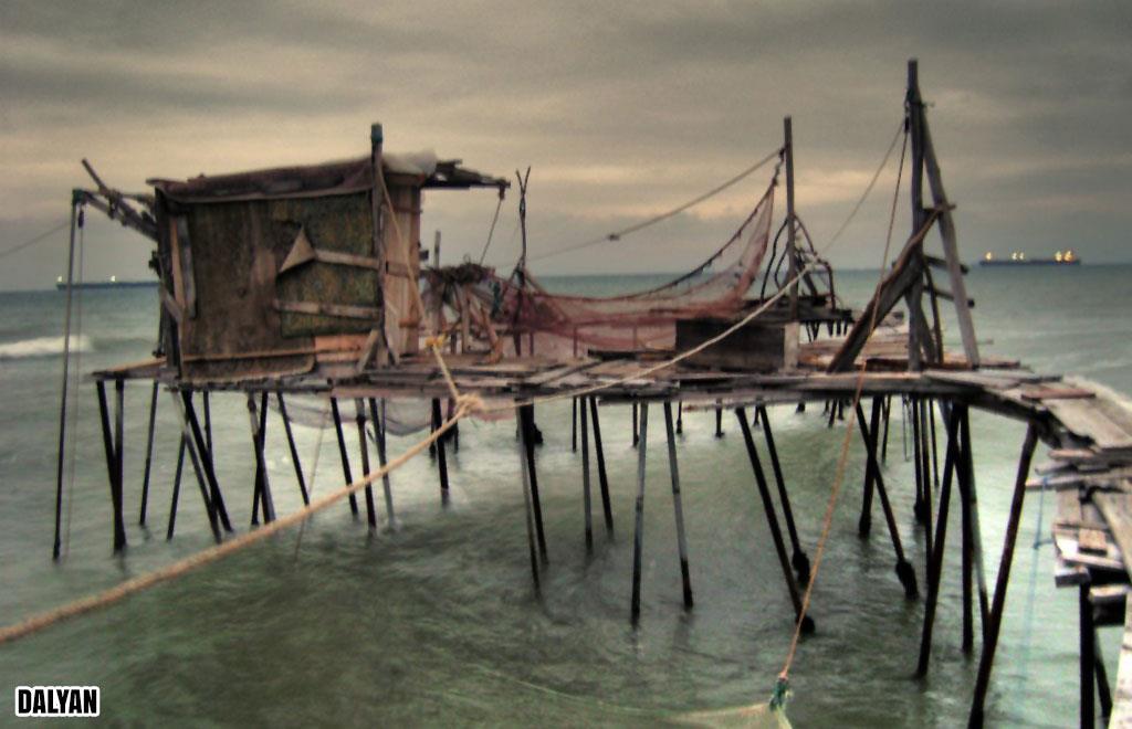 Dalyan Deniz kıyılarında balıkçılıkla geçimlerini sağlamak amacıyla küçük koylarda