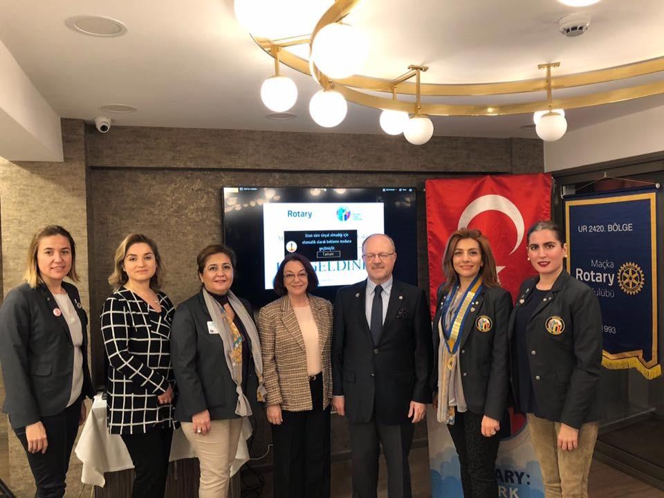 Gene aynı gün Ataşehir Rotary Kulübümüz, Dürüye Nuriye Endürüst Okulunda Bağımlılık Uzmanı Emine Alten tarafından Madde
