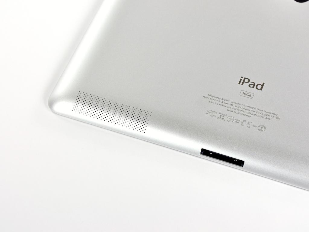 Adım 3 Yeni bir model numarası ipad 2'yi süslüyor: A1395. Teşekkür ederim Apple! Model A1286 olarak adlandırdığınız MacBook Pro'ların yirmi altı milyar tekrarlamasından çok daha naziksiniz.