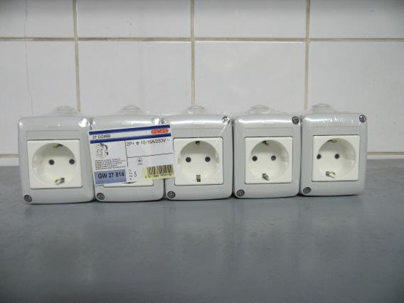 GEWİSS-GW-27401 2M ETANJ PRİZ KAİDESİ IP55 132 7,69 8,46 GEWİSS-GW-27802 16AX 2P ONE-WAY SWITCH IP40 28 10,64 11,70 GEWİSS-GW-27803 16AX 1P TWO-WAY