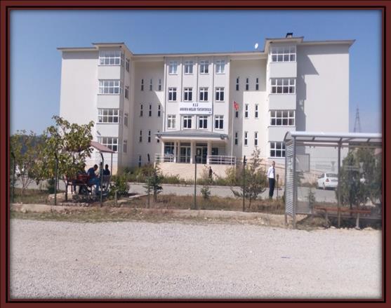 Andırın Yerleşkesi Andırın Meslek Yüksekokulu Andırın ilçesi şehir merkezinde 22.899 m² alanda Üniversitemize ait yerleşkede eğitim ve öğretimini sürdürmektedir.