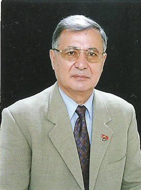 1967-1968 Erzincan Kadastro Kontrol Mühendisliği, 1969-1970 yılları arasında Polatlı Topçu okulunda askerlik yaptı.