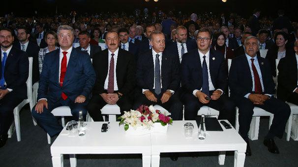 Cumhurbaşkanı Erdoğan tarihi açılışta, "TANAP, ortak vizyonumuzun en son meyvesidir. TANAP aynı zamanda devreye alacağımız yeni projelerin müjdecisidir." dedi.