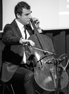 Volkan Ertem 31 Temmuz 1980 tarihinde İstanbul da doğdu. İTÜ Türk Musikisi Devlet Konservatuvarı Çalgı Eğitim Bölümü nün yüksek kısmından 2001 de mezun oldu.