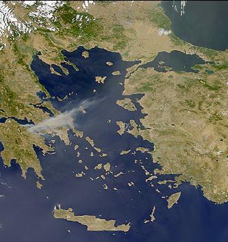 EGE DENİZİ Akdeniz in bir kolu olarak, Anadolu ile Balkan Yarımadası arasında uzanan iç denizdir. 214.