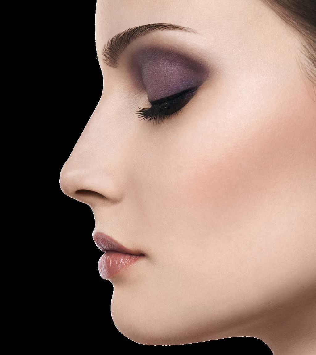 Model üzerinde Artistic Quattro Eyeshadow 11150-8 Full Colour Superliner Anlamlı bakışlar için sıvı, kolay uygulunabilir Eyeliner Renk