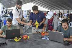 Gökyüzünde harmandalı yapan Atak Helikopterleri büyük alkış aldı. Coşku, heyecan ve adrenalin festival boyunca devam etti.