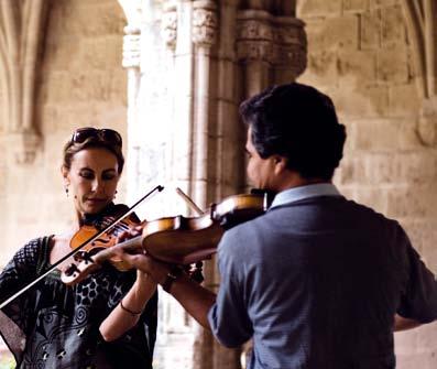 Irina Nikotina keman violin Taşkent te doğdu. Taşkent Devlet Konservatuvarı Keman Bölümünü bitirdi. Moskova Tchaikovsky Konservatuvarında Prof.