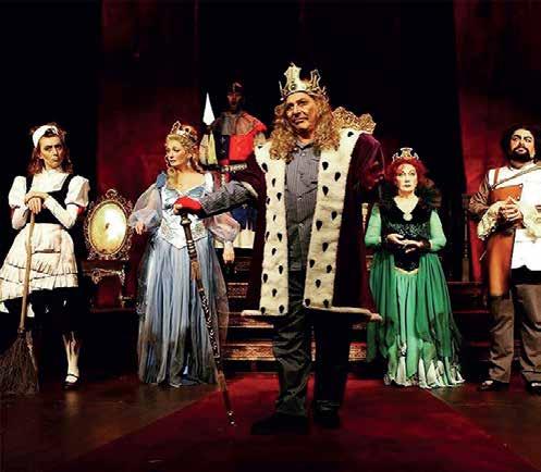 KRAL 13 Mayıs Pazar, 16.00 Tiyatro Martı, absürd tiyatronun en güzel örneklerinden Eugene Lonesco nun "Kral Ölüyor" adlı komedisini yeni bir dramaturji ve metin çalışmasıyla "Kral" adıyla sahneliyor.