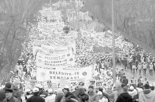 Ankara dan Komünistler Tekel Ýþçileriyle Dayanýþma Mitingi ve Oturma Eylemi 26 Kasým 20 Þubat Perþembe günü günü yani saat 11.