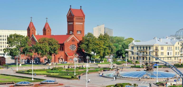 Litvanya nın ikinci en büyük şehri olan Kaunas, Nemunas ve Neris Nehirleri nin kesiştiği bölgede konumlanmıştır. 2.